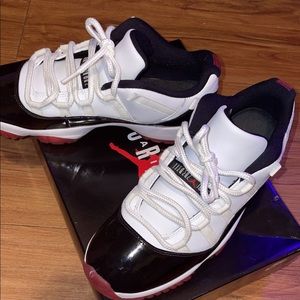 Jordan 11 concord Breds, size 9.5